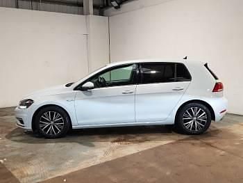 Used VW Golf VII SE 130 HP (95 kW) 2018 Silver Hatchback