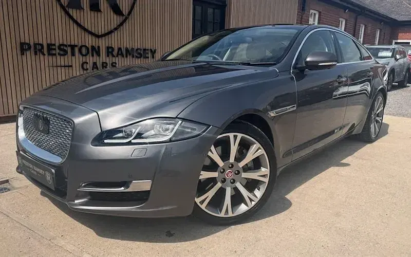 Usado Jaguar XJ Portfolio 300 HP (220 kW) 2019 Sedan