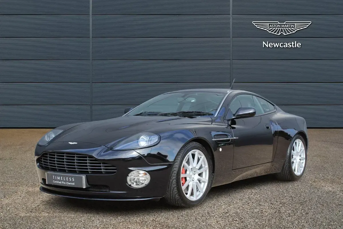 Used Aston Martin Vanquish 527 HP (387 kW) 2005 Black Coupe