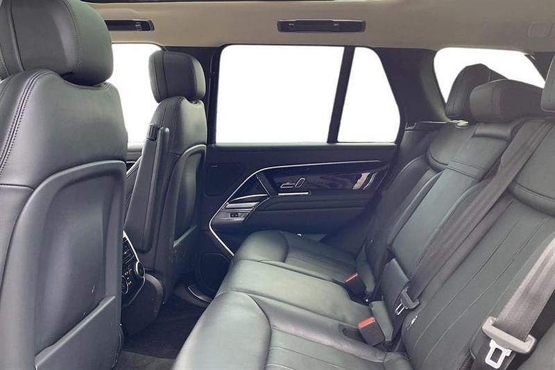 Used Land Rover Range Rover SE 350 HP (257 kW) 2023 Eiger grey SUV