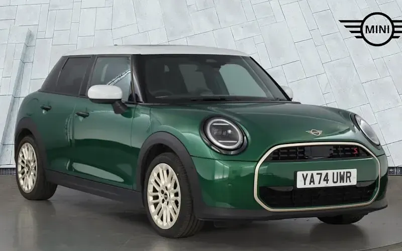 Used Mini Cooper Exclusive 150 kW (204 HP) 2026 Hatchback