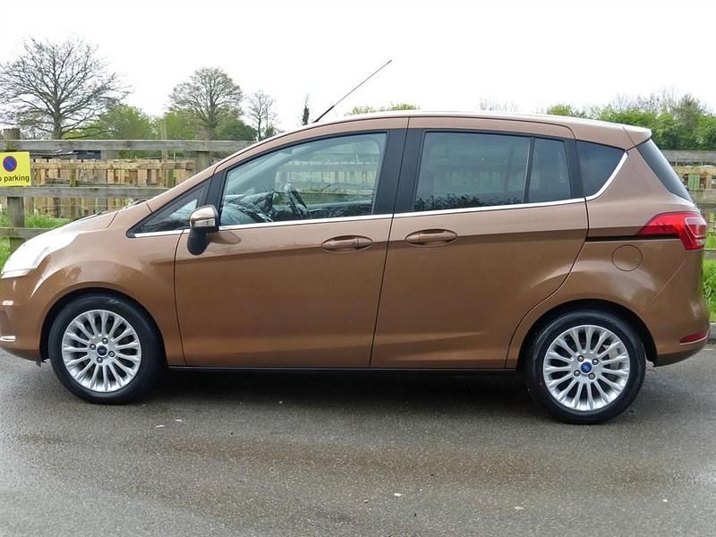 Begagnad Ford B-MAX Titanium 2012 Guld Minibuss