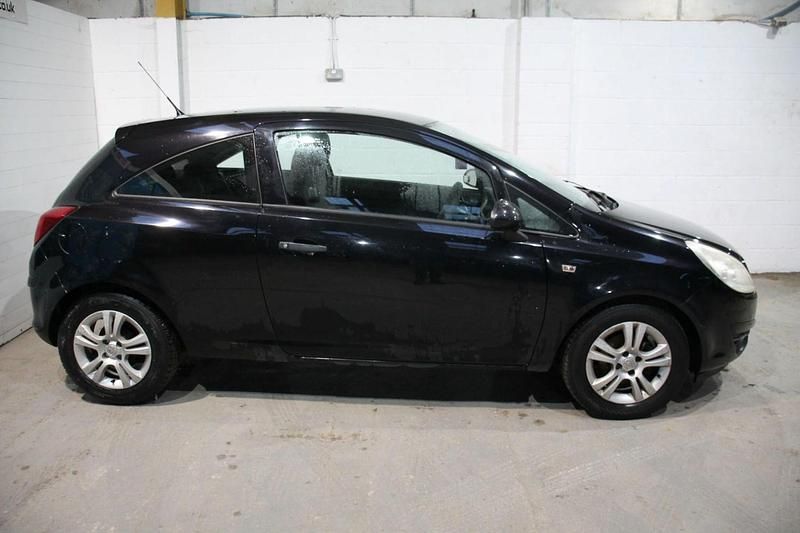 Begagnad Vauxhall Corsa Active 59 HK (43 kW) 2009 Svart Halvkombi
