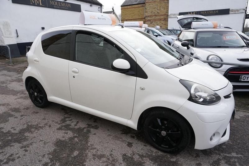 Used Toyota Aygo 2013 White Hatchback