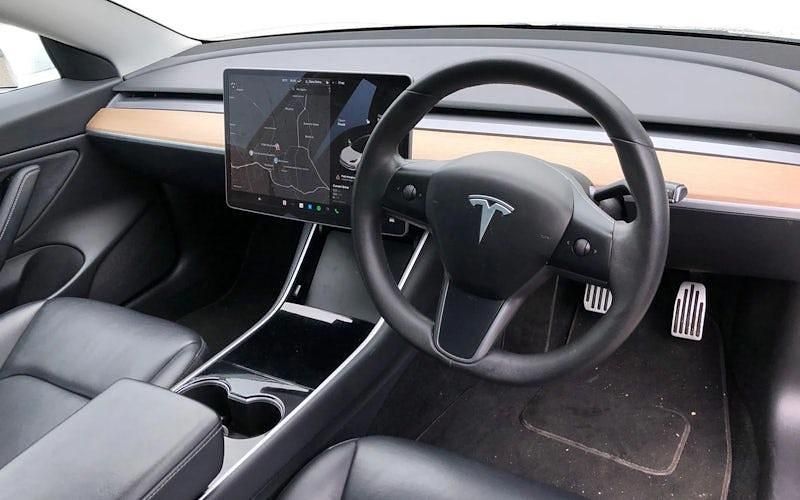 Usado Tesla Model 3 Standard Range 239 kW (325 HP) 2020 Branco Sedan