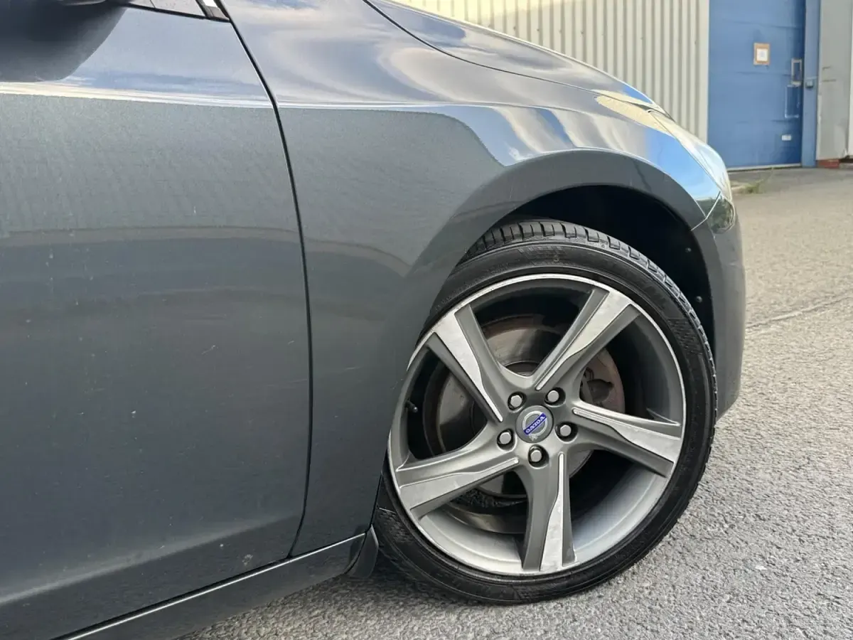 Used Volvo S60 R-Design 115 HP (84 kW) 2012 Grey Sedan