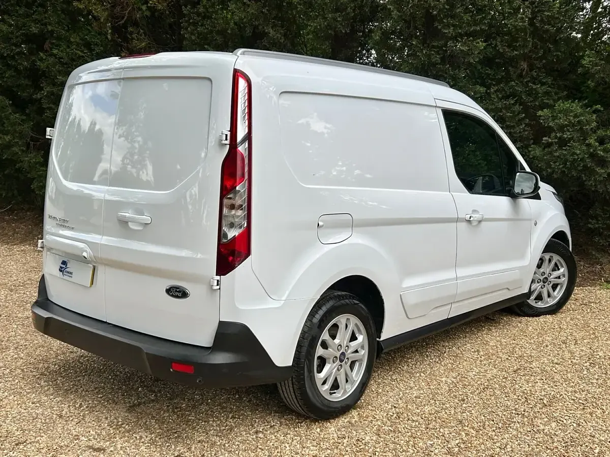 Used Ford Transit Connect Limited 120 HP (88 kW) 2020 White MPV