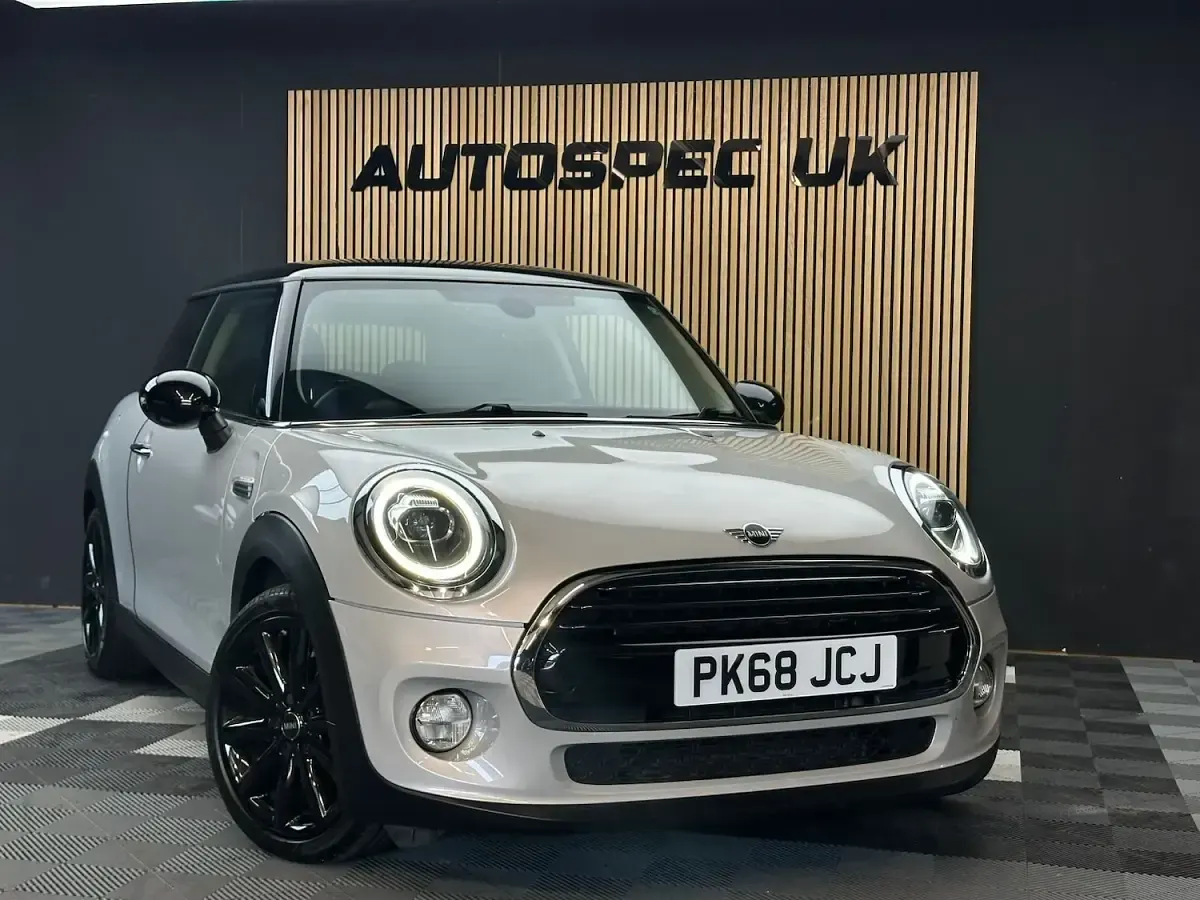 Used Mini Cooper Hatch 136 HP (100 kW) 2018 Silver Hatchback