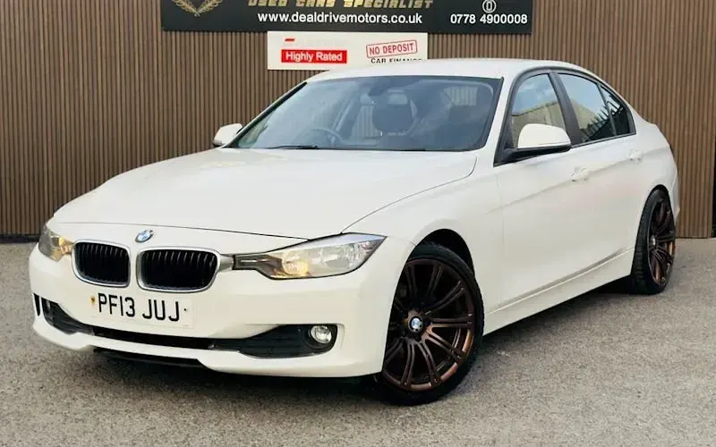 Used BMW 318 Performance 143 HP (105 kW) 2013 White Sedan