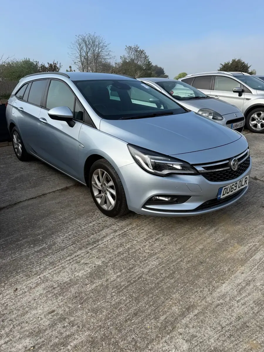 Second-hand Vauxhall Astra 110 CP (80 kW) 2019 Argintiu Break