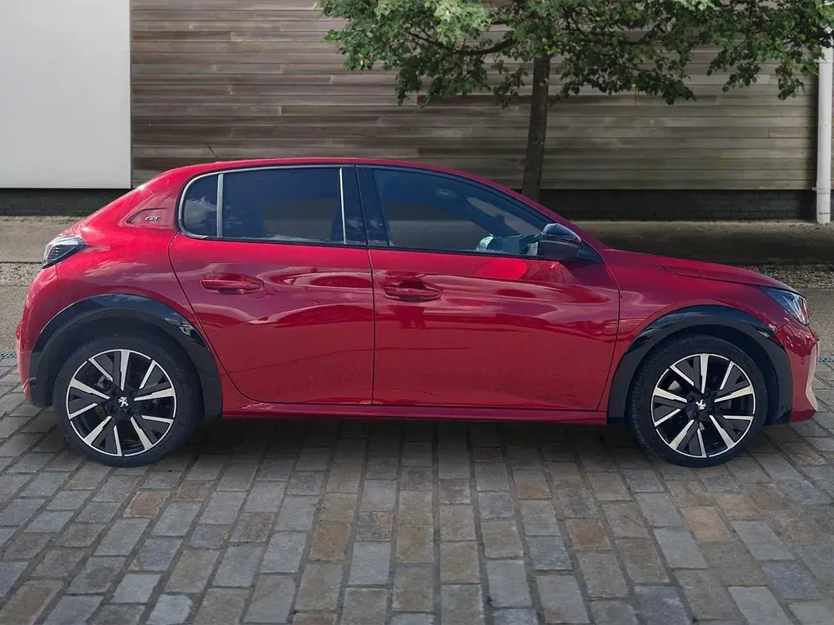 Used Peugeot 208 GT 100 HP (73 kW) 2023 Red Hatchback