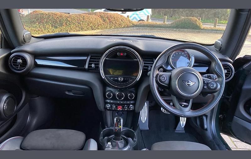 Used Mini John Cooper Works Hatch 231 HP (169 kW) 2020 Green Hatchback