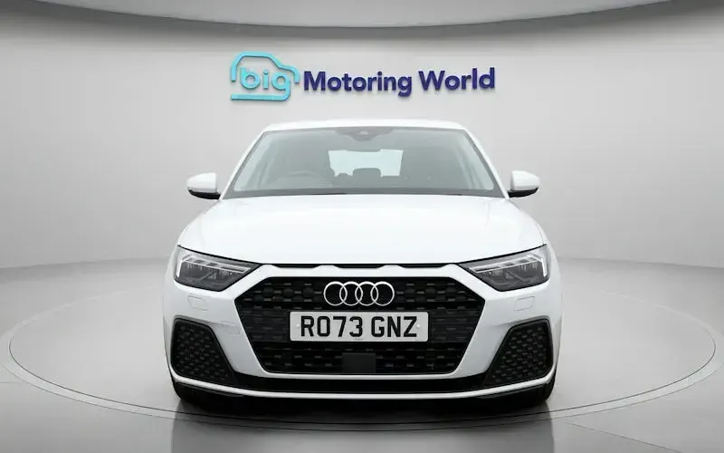 Used Audi A1 Sportback 95 HP (69 kW) 2023 White Hatchback
