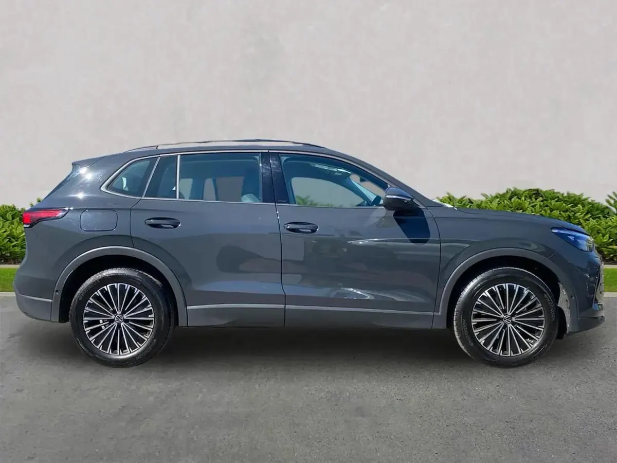 Używany VW Tiguan S 150 KM (110 kW) 2025 Szary SUV