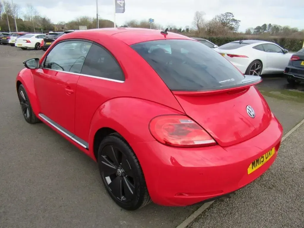 Second-hand VW Beetle Sportline 150 CP (110 kW) 2015 Roșu Hatchback