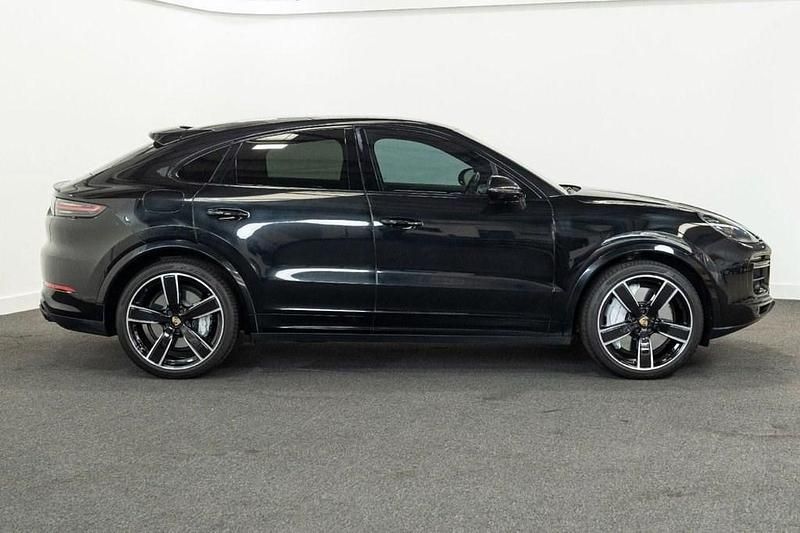 Used Porsche Cayenne Turbo 550 HP (404 kW) 2019 Black SUV