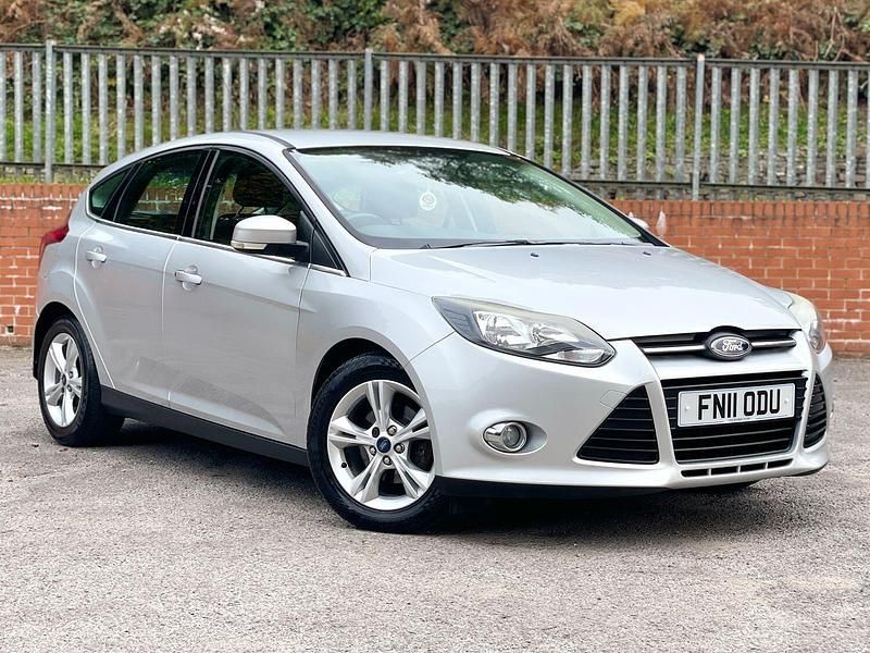 Silver Used 2011 Ford Focus Zetec Hatchback | £2,995 (Expensive) - Image 1/4
