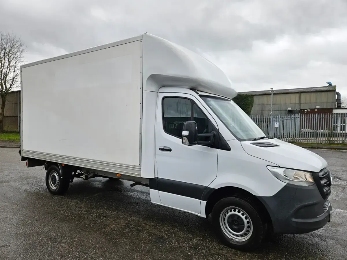 Usado Mercedes Sprinter Progressive 2023 Branco Van