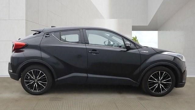 Second-hand Toyota C-HR 122 CP (89 kW) 2017 Negru SUV