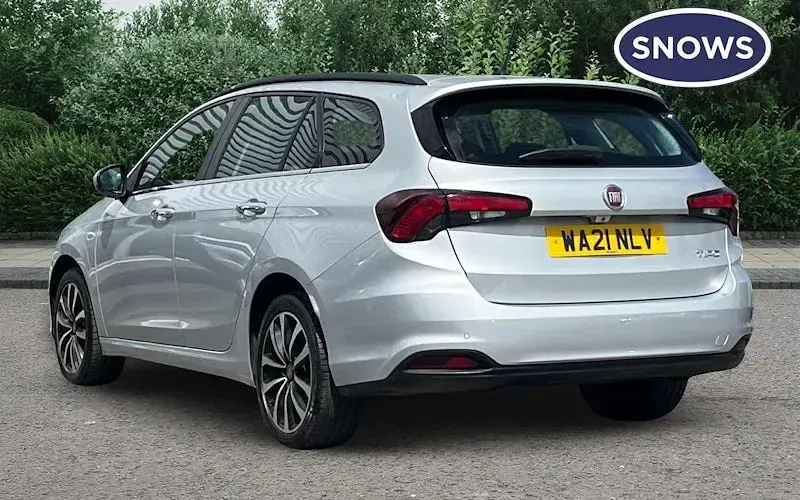 Usado Fiat Tipo Lounge 120 HP (88 kW) 2021 Prateado Carrinha