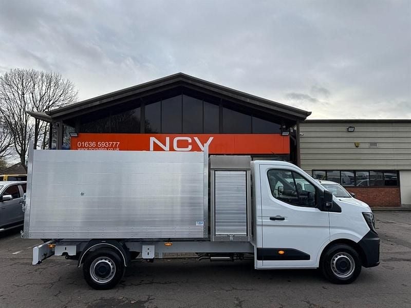 New Renault Master 150 HP (110 kW) 2026 White MPV