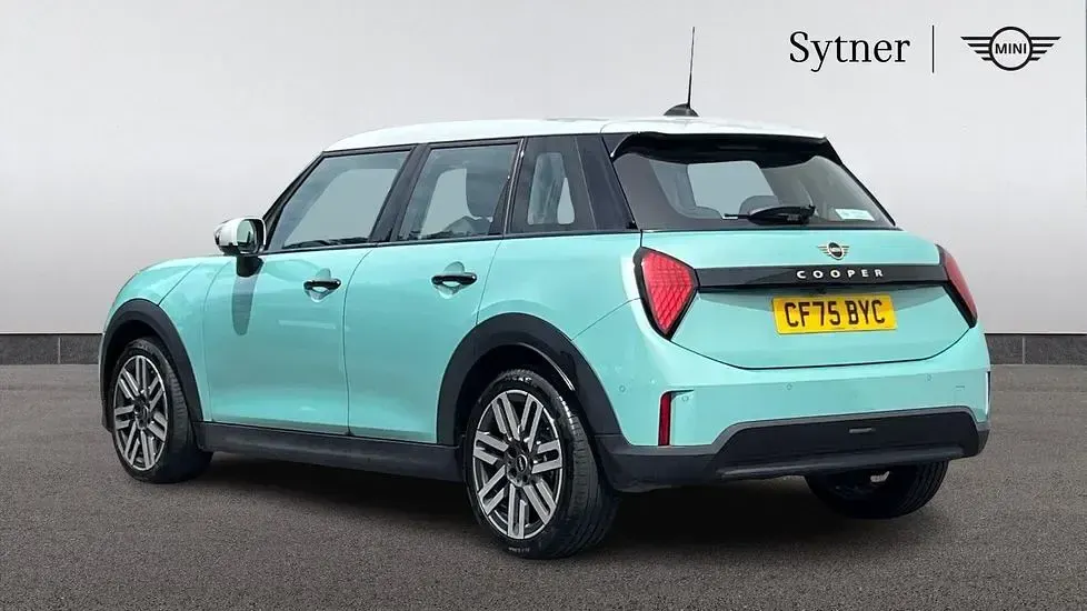 Used Mini Cooper Hatch 113 kW (154 HP) 2025 Green Hatchback