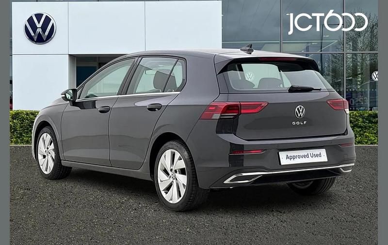 Second-hand VW Golf VIII Style 147 CP (108 kW) 2023 Gri Hatchback