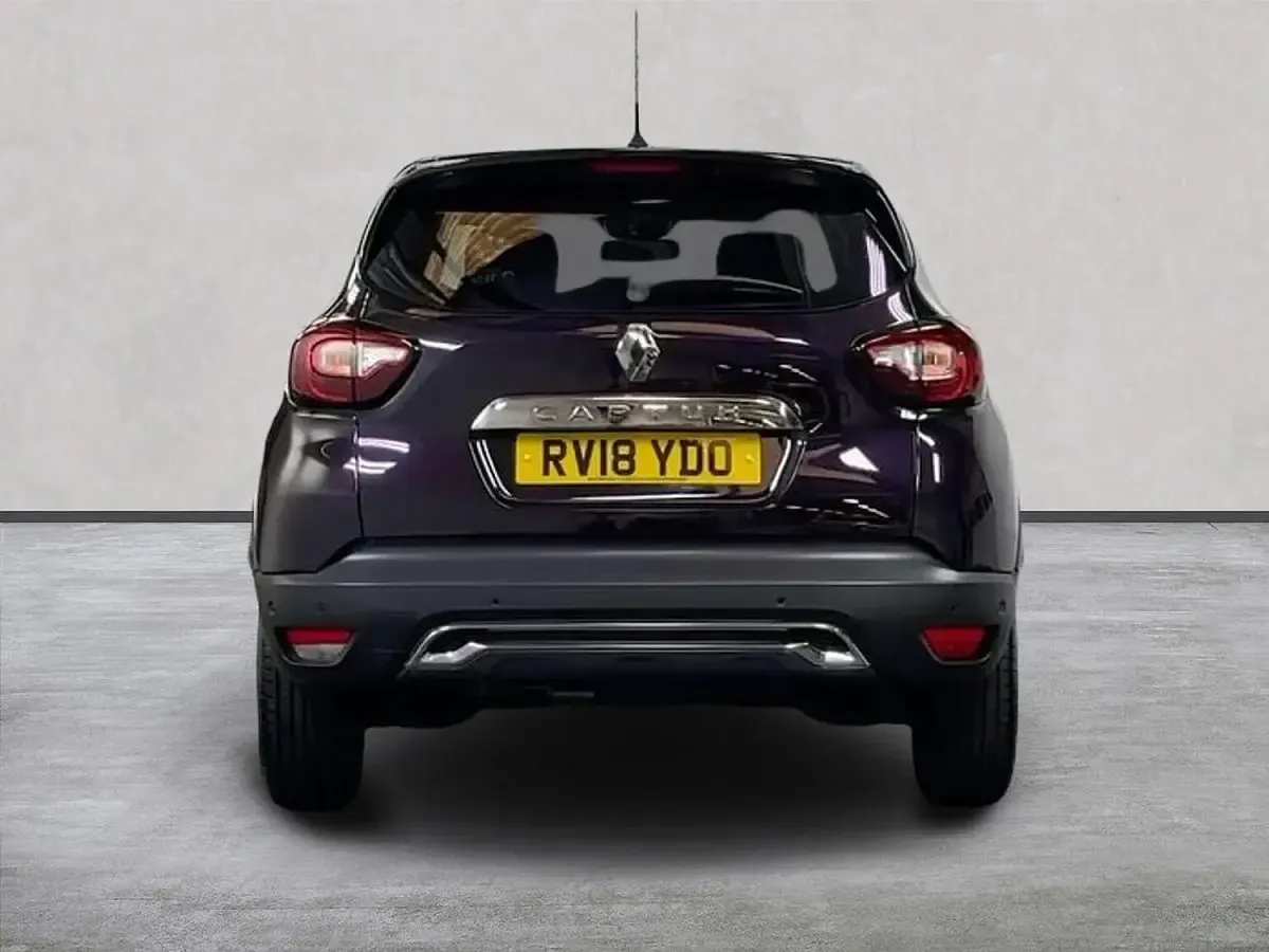 Used Renault Captur Signature S 90 HP (66 kW) 2018 Mauve/black SUV