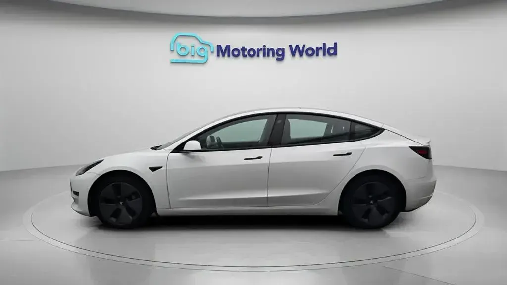 Used Tesla Model 3 Standard Range Plus 177 kW (241 HP) 2020 Sedan