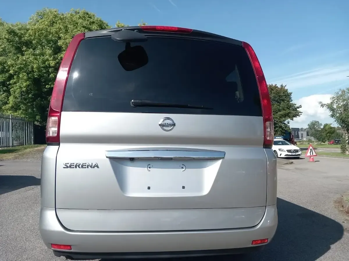 Used Nissan Serena 2008 Silver MPV