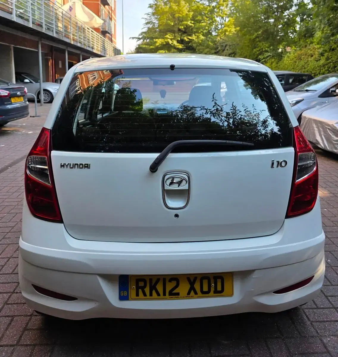 Used Hyundai i10 Classic 85 HP (62 kW) 2012 White Hatchback