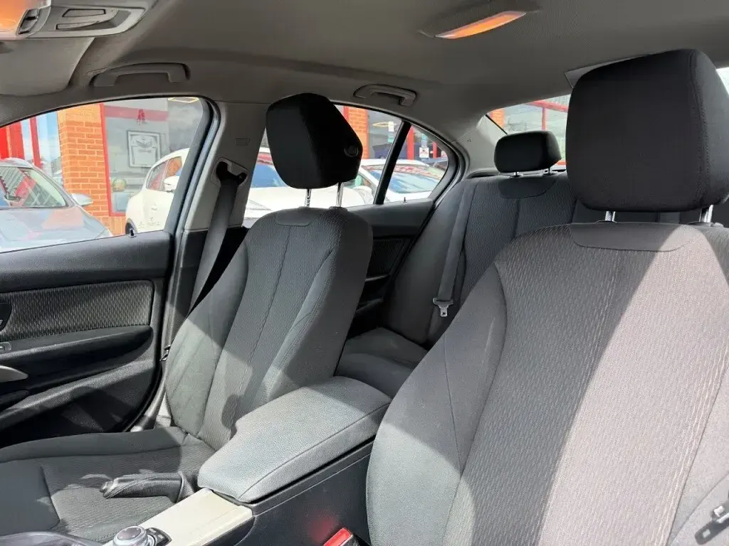 Used BMW 318 2015 Silver Sedan