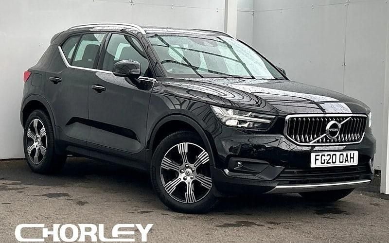 Used 2022 Volvo XC40 Inscription SUV | £22,802 (Good price) - Image 1/4