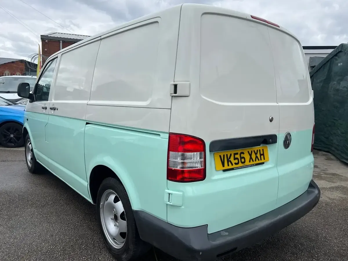 Used VW T5 84 HP (61 kW) 2007 White green Van
