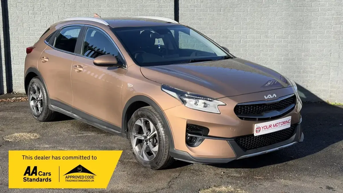Usado Kia XCeed 118 HP (86 kW) 2022 Castanho SUV