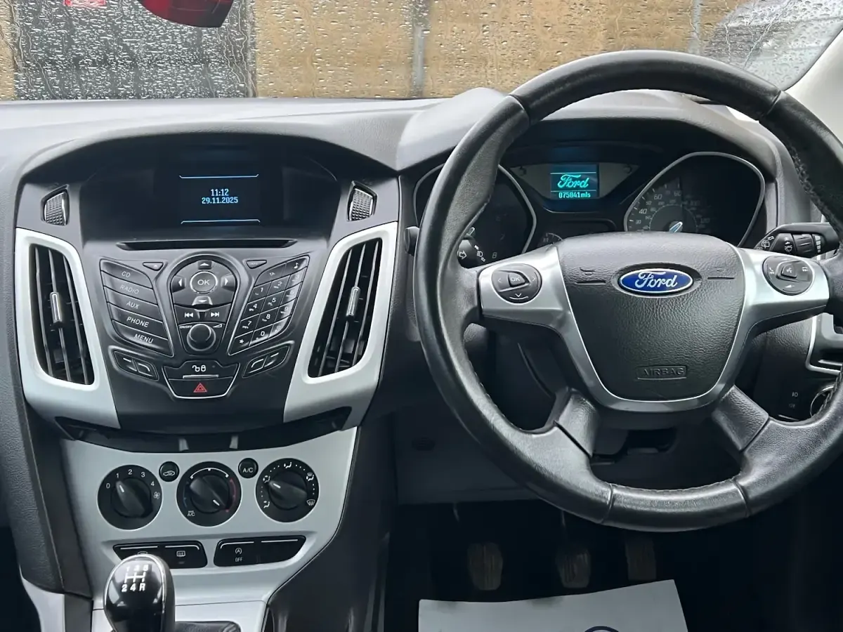 Used Ford Focus Zetec 2013 Silver Hatchback