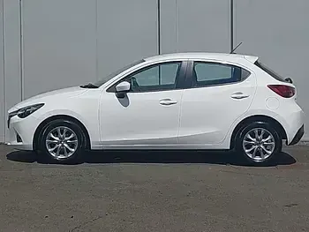 Used Mazda 2 75 HP (55 kW) 2019 White Hatchback