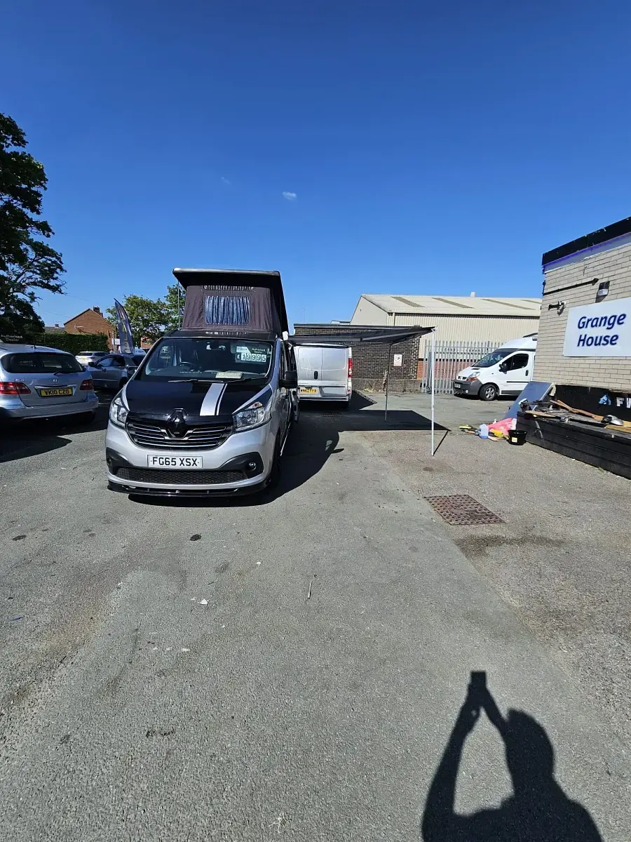 Used Renault Trafic 2015 Silver MPV