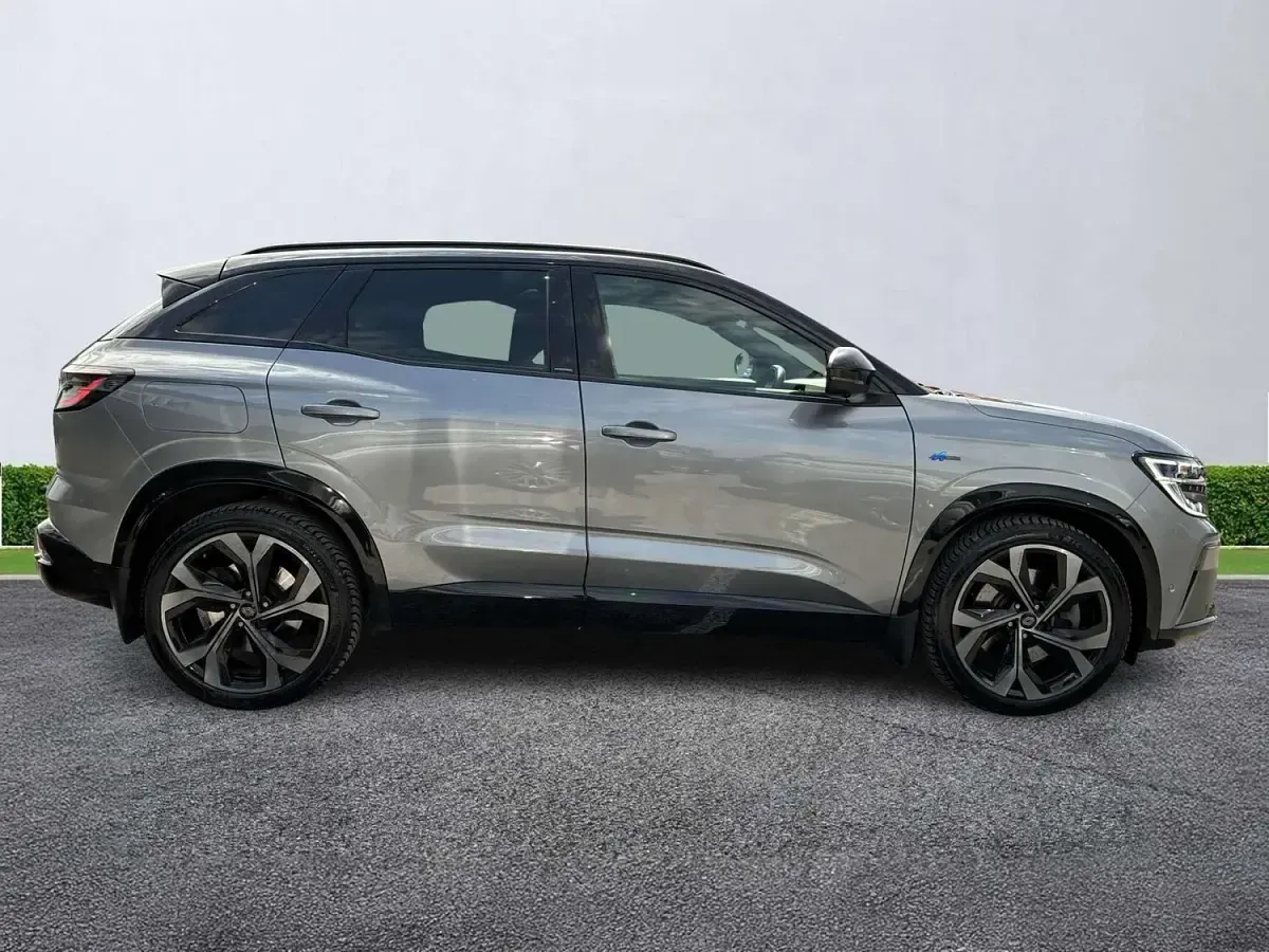 Used Renault Austral Iconic Esprit Alpine 200 HP (147 kW) 2023 Grey SUV