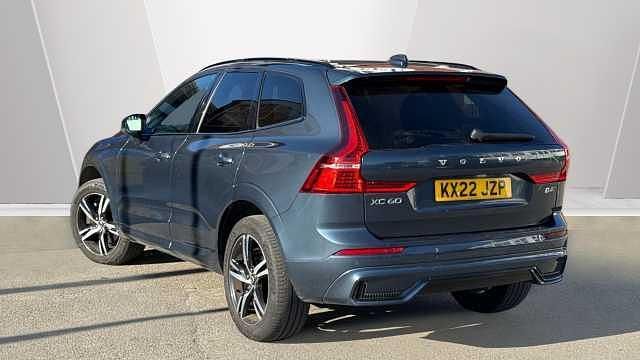 Used Volvo XC60 R-Design 194 HP (142 kW) 2022 SUV