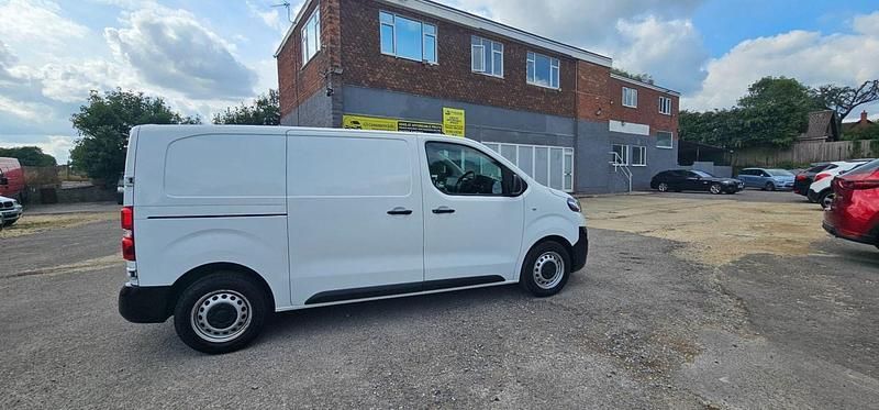 White Used 2021 Vauxhall Vivaro Edition Van | £7,995 (Super price) - Image 1/4