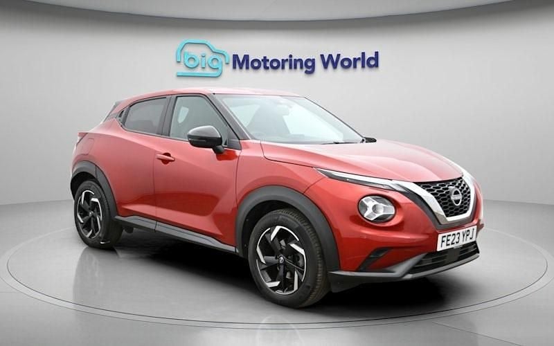 Used Nissan Juke N-Connecta 114 HP (83 kW) 2023 Red SUV