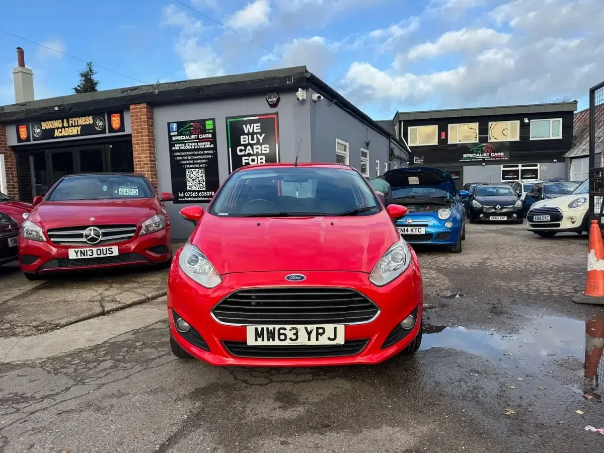 Used Ford Fiesta Zetec 120 HP (88 kW) 2014 Red Hatchback