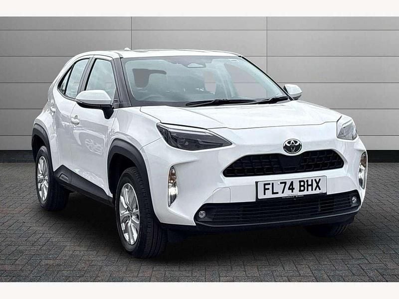 White Used 2024 Toyota Yaris Cross SUV | £21,901 (Good price) - Image 1/3