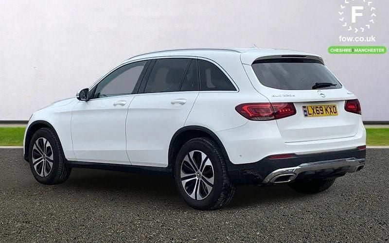Used Mercedes GLC220 194 HP (142 kW) 2019 White Estate