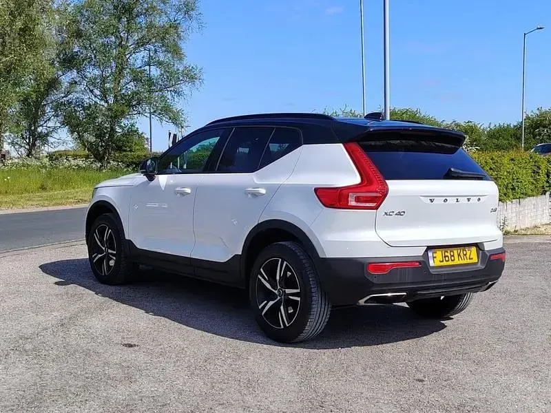 Used Volvo XC40 R-Design 2018 White SUV