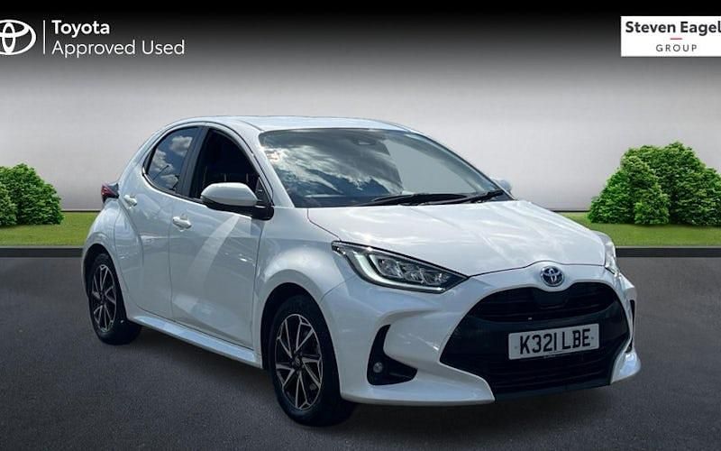 Used Toyota Yaris Hybrid Design 116 HP (85 kW) 2025 Hatchback