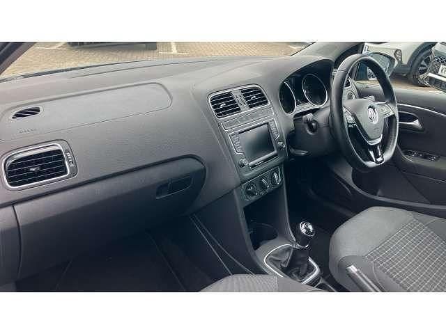 Used VW Polo Edition 90 HP (66 kW) 2017 Blue Hatchback