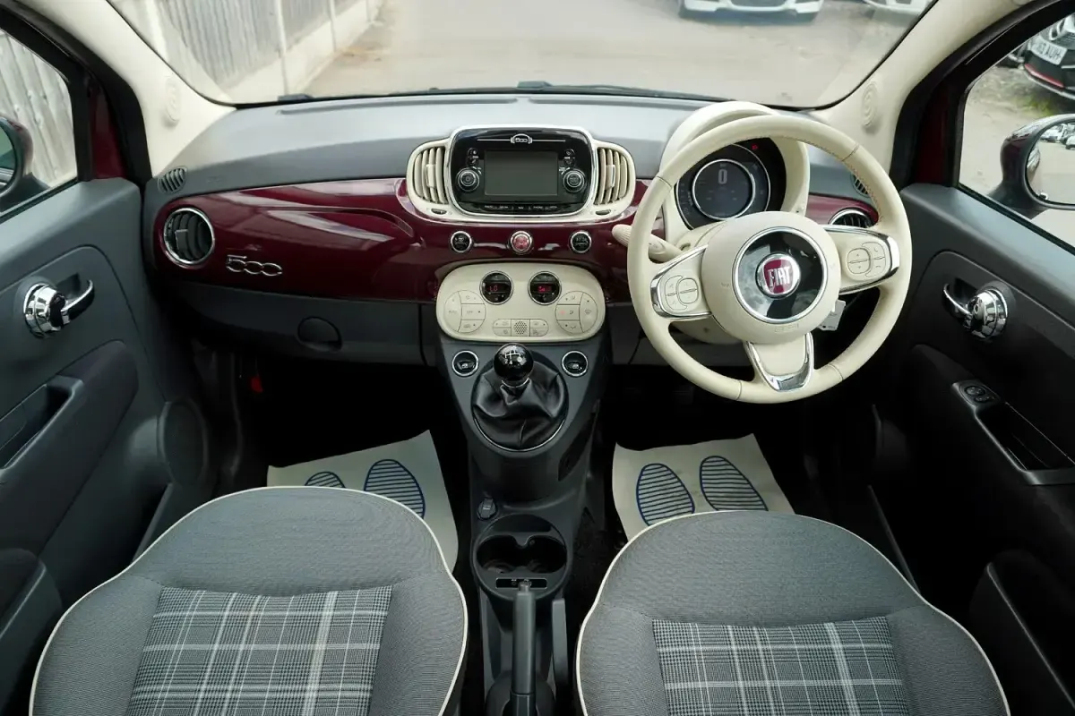 Used Fiat 500 Lounge 69 HP (50 kW) 2015 Red Hatchback