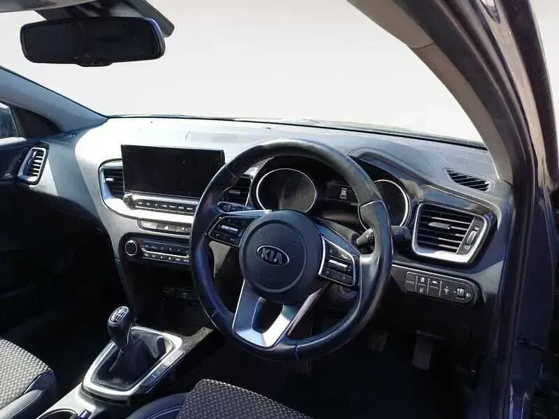 Used Kia Ceed 158 HP (116 kW) 2021 Grey Hatchback